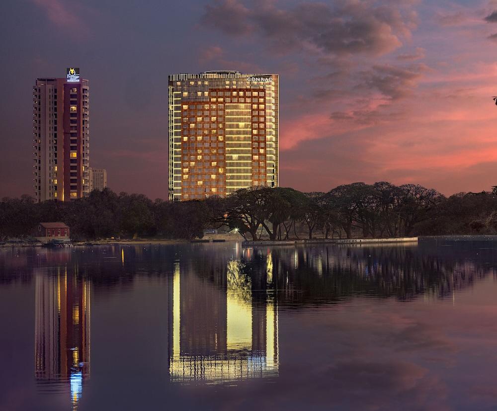 Conrad Bengaluru Hotel Exterior photo