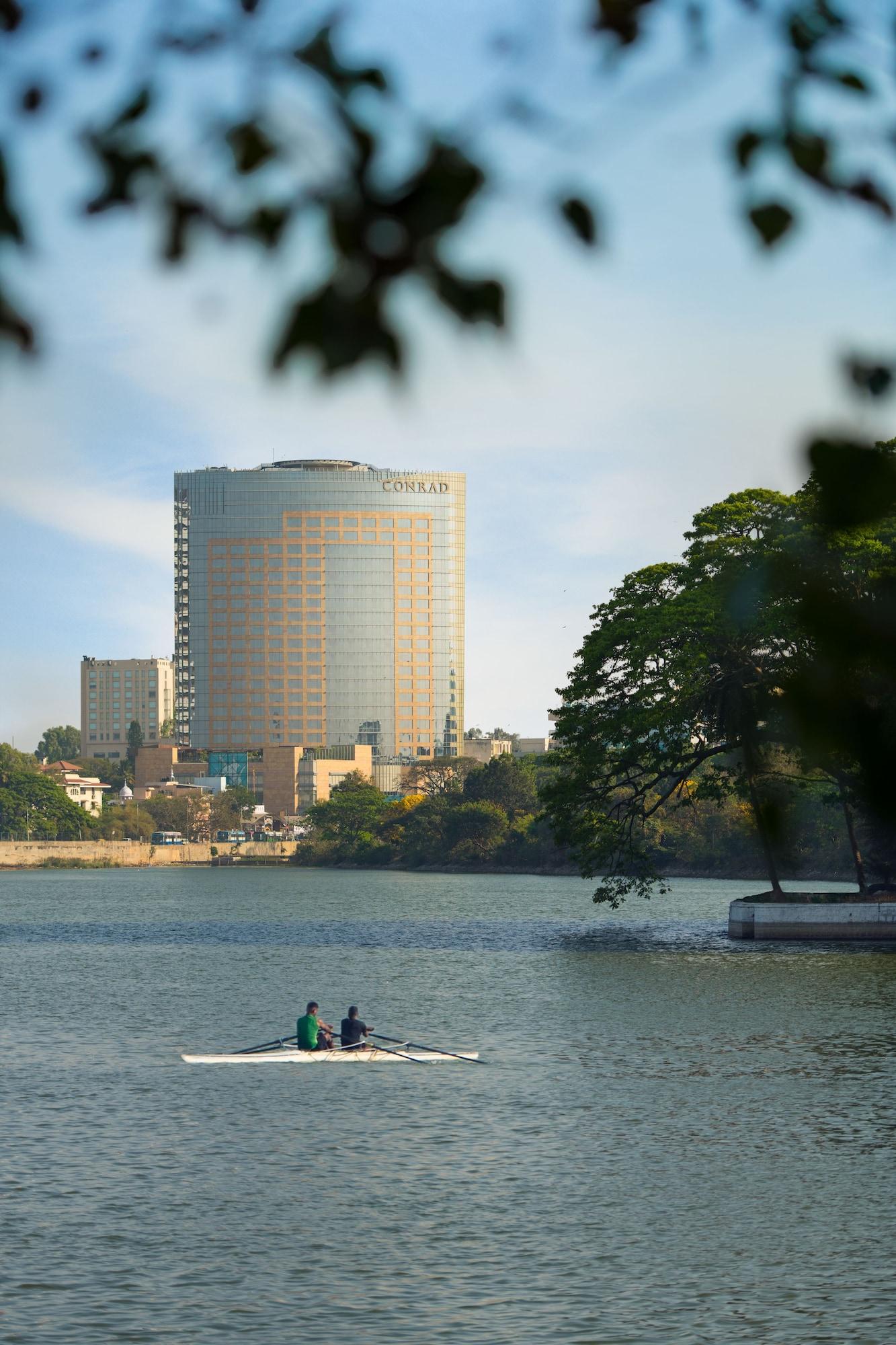 Conrad Bengaluru Hotel Exterior photo