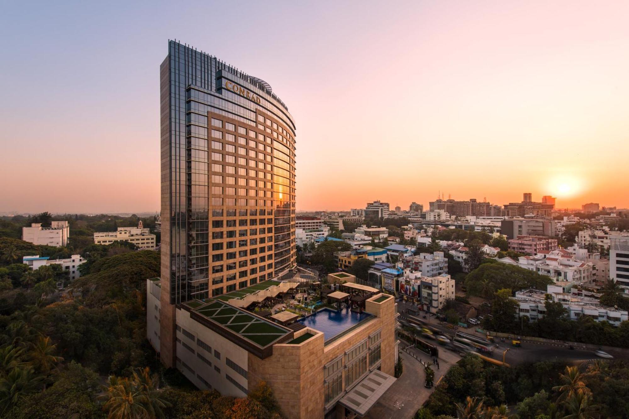 Conrad Bengaluru Hotel Exterior photo